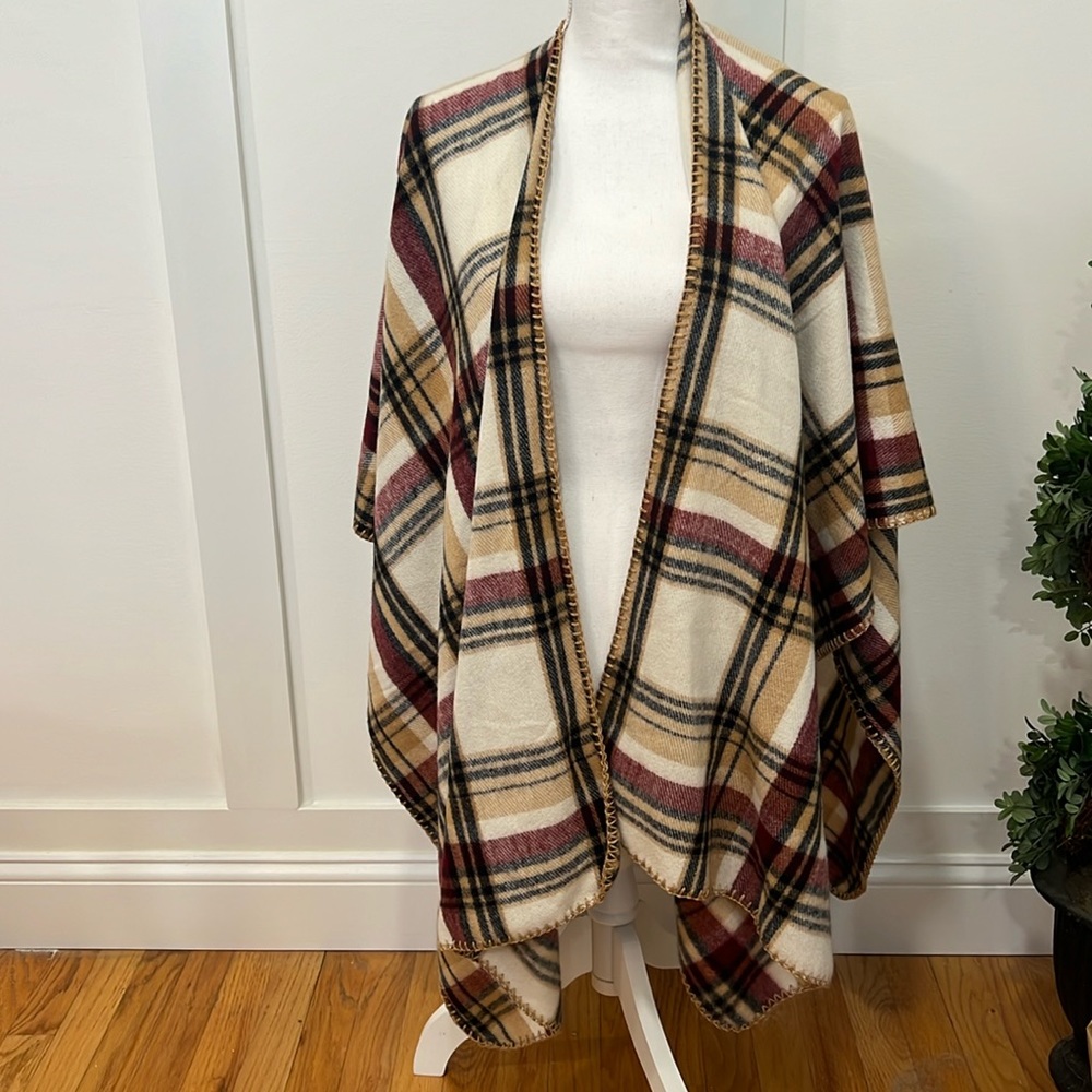 One size over the shoulder cape